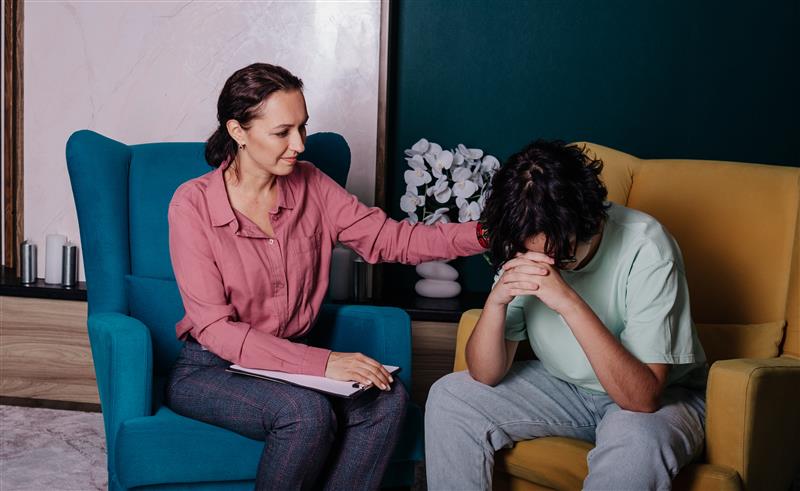 The Role of a Hypnotherapy Specialist in Emotional Recovery