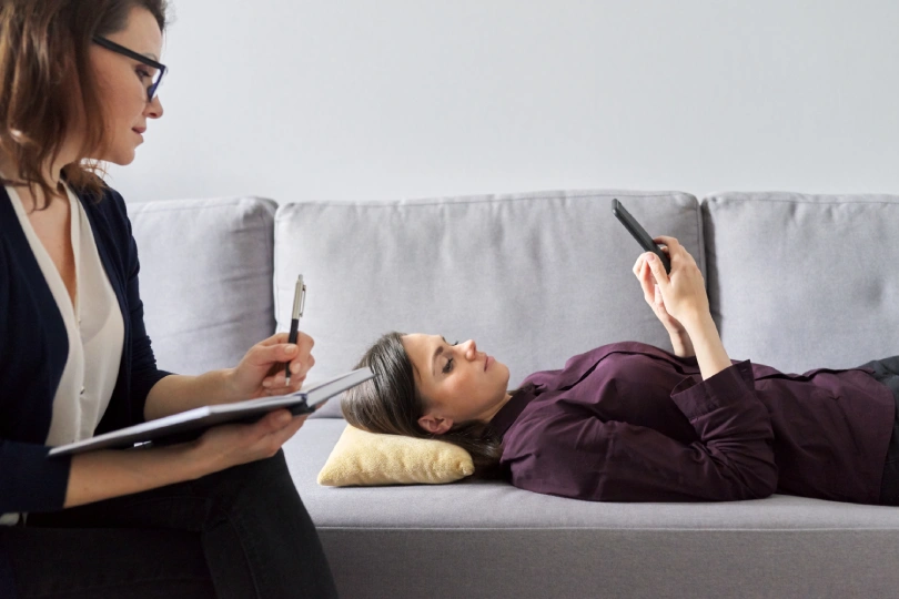 The Role of a Hypnotherapy Specialist in Emotional Healing